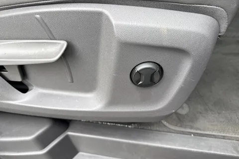 33 of 53 for Volkswagen Multivan 1.4 TSI 13kWh Style DSG Euro 6 (s/s) 5dr