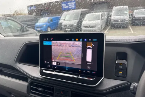 CX74XWZ Volkswagen Crafter 2.0 TDI CR35 Commerce FWD MWB High Roof Euro 6 (s/s) 5dr Thumbnail #38