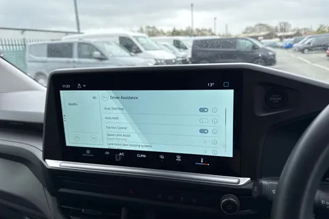 CX25LLM Volkswagen Transporter 2.0 TDI T28 Commerce Plus FWD SWB Euro 6 (s/s) 5dr Thumbnail #35