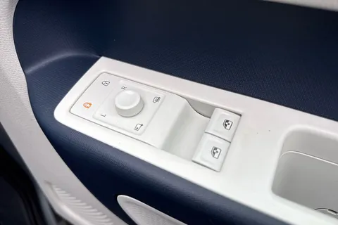 WJ23NNK Volkswagen ID. Buzz Pro 77kWh 1ST Edition Auto 5dr Thumbnail #21