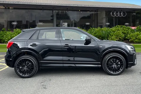  Audi Q2 1.5 TFSI CoD 35 Black Edition S Tronic Euro 6 (s/s) 5dr Thumbnail #4