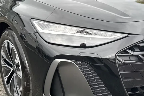  Audi A6 Saloon 2.0 e-hybrid 25.9kWh S line S Tronic quattro Euro 6 (s/s) 4dr Thumbnail #9