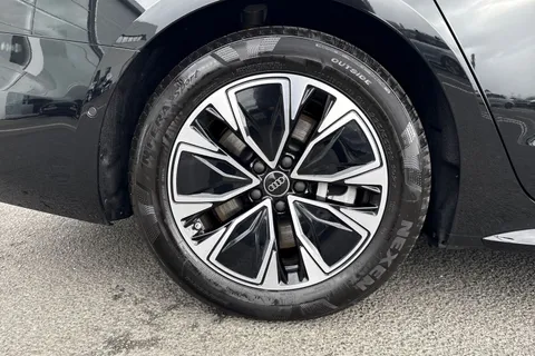  Audi A6 Saloon 2.0 e-hybrid 25.9kWh S line S Tronic quattro Euro 6 (s/s) 4dr Thumbnail #12