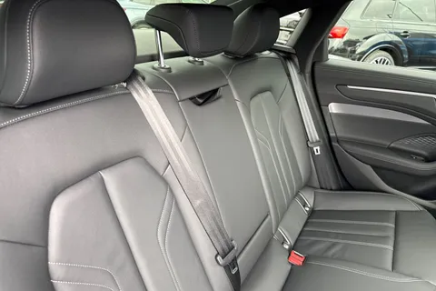  Audi A6 Saloon 2.0 e-hybrid 25.9kWh S line S Tronic quattro Euro 6 (s/s) 4dr Thumbnail #19