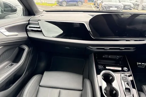  Audi A6 Saloon 2.0 e-hybrid 25.9kWh S line S Tronic quattro Euro 6 (s/s) 4dr Thumbnail #20