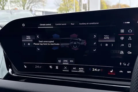  Audi A6 Saloon 2.0 e-hybrid 25.9kWh S line S Tronic quattro Euro 6 (s/s) 4dr Thumbnail #22