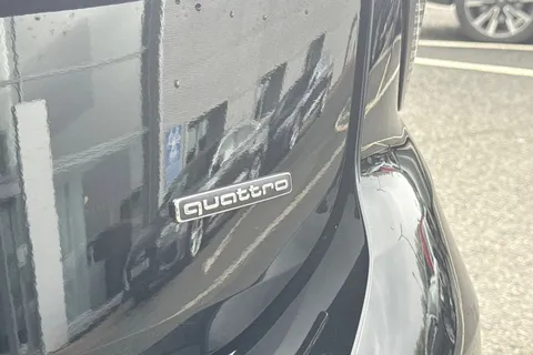  Audi A6 Saloon 2.0 e-hybrid 25.9kWh S line S Tronic quattro Euro 6 (s/s) 4dr Thumbnail #31