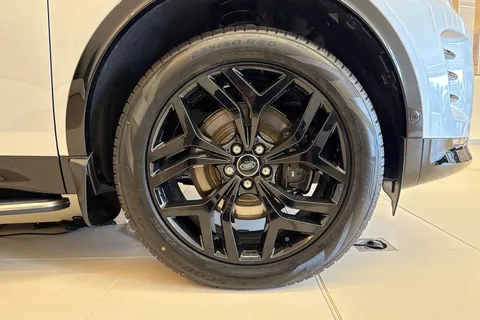  Land Rover Discovery Sport 1.5 P270e 12.17kWh Landmark Auto 4WD Euro 6 (s/s) 5dr Thumbnail #9