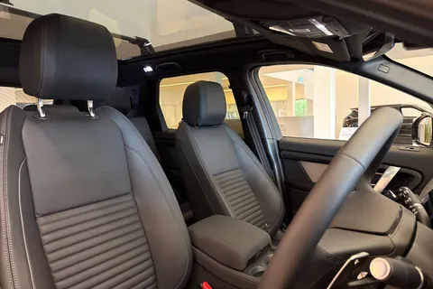  Land Rover Discovery Sport 1.5 P270e 12.17kWh Landmark Auto 4WD Euro 6 (s/s) 5dr Thumbnail #11