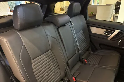  Land Rover Discovery Sport 1.5 P270e 12.17kWh Landmark Auto 4WD Euro 6 (s/s) 5dr Thumbnail #13