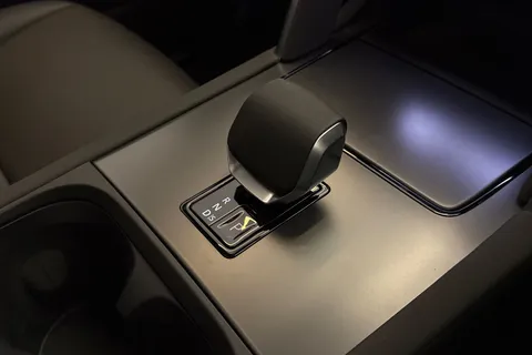  Land Rover Discovery Sport 1.5 P270e 12.17kWh Landmark Auto 4WD Euro 6 (s/s) 5dr Thumbnail #17