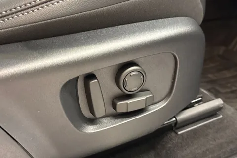  Land Rover Discovery Sport 1.5 P270e 12.17kWh Landmark Auto 4WD Euro 6 (s/s) 5dr Thumbnail #34