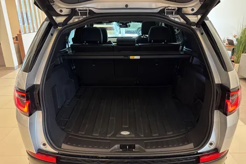  Land Rover Discovery Sport 1.5 P270e 12.17kWh Landmark Auto 4WD Euro 6 (s/s) 5dr Thumbnail #39