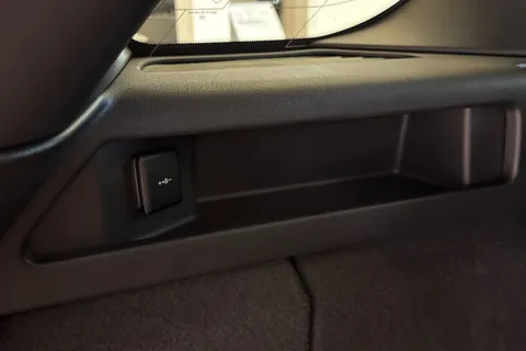  Land Rover Discovery Sport 1.5 P270e 12.17kWh Landmark Auto 4WD Euro 6 (s/s) 5dr Thumbnail #40