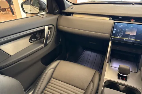  Land Rover Discovery Sport 1.5 P270e 12.17kWh Landmark Auto 4WD Euro 6 (s/s) 5dr Thumbnail #49