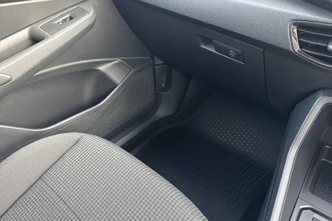 DA26UJG Volkswagen Caddy C20 Cargo Commerce Maxi Pro SWB 150 PS 1.5 TSI eHybrid 6sp DSG - Del Mileag Thumbnail #14