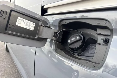 DA26UJG Volkswagen Caddy C20 Cargo Commerce Maxi Pro SWB 150 PS 1.5 TSI eHybrid 6sp DSG - Del Mileag Thumbnail #24