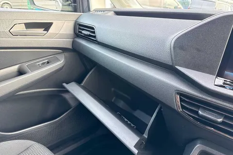 DA26UJG Volkswagen Caddy C20 Cargo Commerce Maxi Pro SWB 150 PS 1.5 TSI eHybrid 6sp DSG - Del Mileag Thumbnail #35