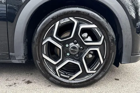  BYD Dolphin 60.48kWh Design Auto 5dr Thumbnail #7