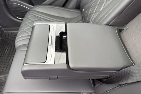 DU75UXJ BYD Sealion 7 91.3kWh Excellence Auto AWD 5dr Thumbnail #16