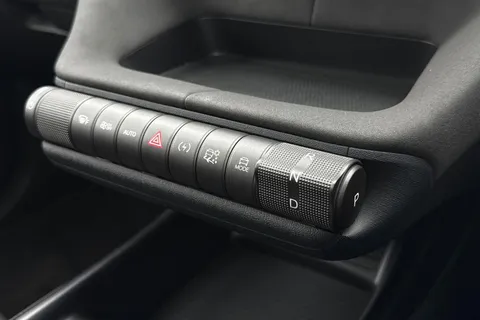  BYD Dolphin 60.48kWh Design Auto 5dr Thumbnail #16