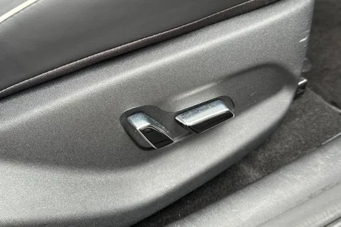  BYD Dolphin 60.48kWh Design Auto 5dr Thumbnail #17