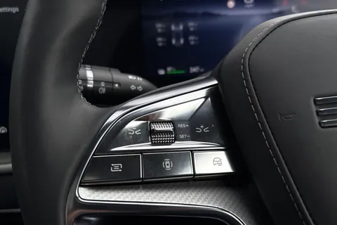 DU75UXJ BYD Sealion 7 91.3kWh Excellence Auto AWD 5dr Thumbnail #20