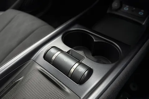  BYD Dolphin 60.48kWh Design Auto 5dr Thumbnail #19