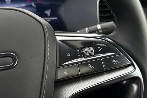 DU75UXJ BYD Sealion 7 91.3kWh Excellence Auto AWD 5dr Thumbnail #21