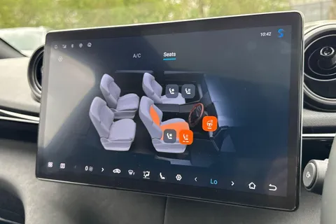  BYD Dolphin 60.48kWh Design Auto 5dr Thumbnail #31