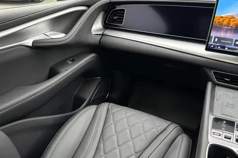 DU75UXJ BYD Sealion 7 91.3kWh Excellence Auto AWD 5dr Thumbnail #40