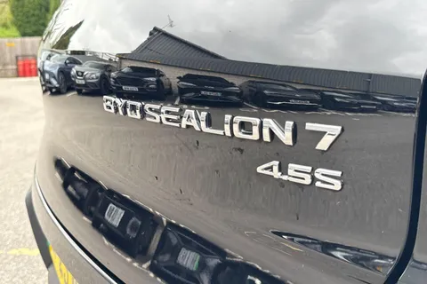 DU75UXJ BYD Sealion 7 91.3kWh Excellence Auto AWD 5dr Thumbnail #44