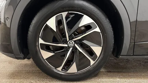 NG72DFU Volkswagen ID.5 Pro 77kWh Style Auto 5dr Thumbnail #6