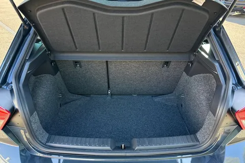 KR75YOF SEAT Ibiza 1.0 TSI FR DSG Euro 6 (s/s) 5dr Thumbnail #10