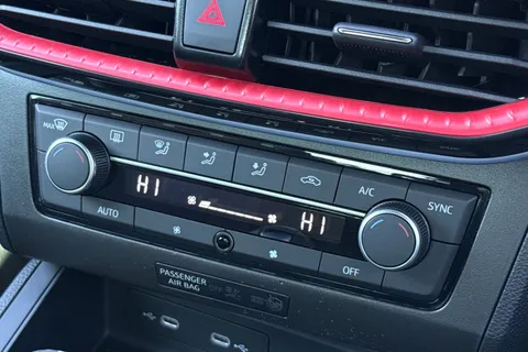 KR75YOF SEAT Ibiza 1.0 TSI FR DSG Euro 6 (s/s) 5dr Thumbnail #22