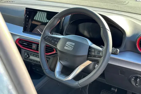 KR75YOF SEAT Ibiza 1.0 TSI FR DSG Euro 6 (s/s) 5dr Thumbnail #33