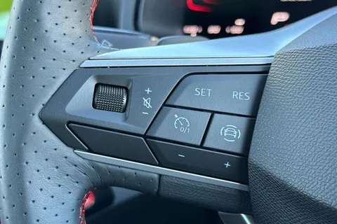 KR75YOF SEAT Ibiza 1.0 TSI FR DSG Euro 6 (s/s) 5dr Thumbnail #38