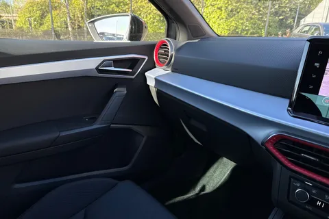 KR75YOF SEAT Ibiza 1.0 TSI FR DSG Euro 6 (s/s) 5dr Thumbnail #41