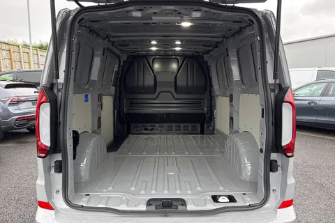 MF26EPP Volkswagen Transporter SWB 110PS MANUAL Thumbnail #10