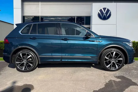 CX21TYA Volkswagen Tiguan 2.0 TDI R-Line 5dr DSG ⭐1 Year VW Warranty⭐ Thumbnail #4