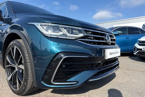 CX21TYA Volkswagen Tiguan 2.0 TDI R-Line 5dr DSG ⭐1 Year VW Warranty⭐ Thumbnail #10