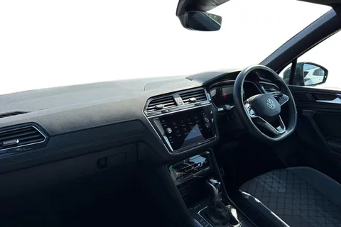 CX21TYA Volkswagen Tiguan 2.0 TDI R-Line 5dr DSG ⭐1 Year VW Warranty⭐ Thumbnail #16