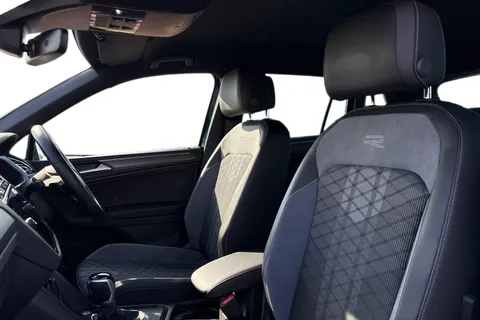 CX21TYA Volkswagen Tiguan 2.0 TDI R-Line 5dr DSG ⭐1 Year VW Warranty⭐ Thumbnail #17