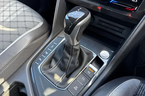 CX21TYA Volkswagen Tiguan 2.0 TDI R-Line 5dr DSG ⭐1 Year VW Warranty⭐ Thumbnail #24