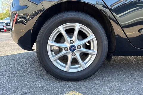 BN69PGE Ford Fiesta 1.1 Ti-VCT Zetec Euro 6 (s/s) 5dr Thumbnail #24