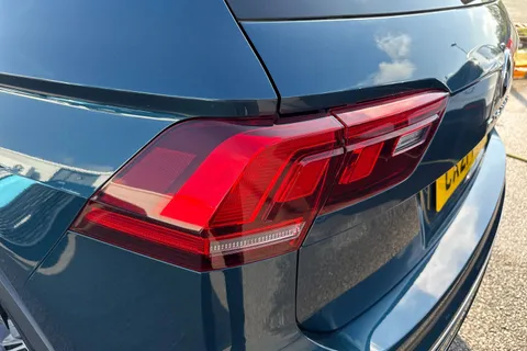 CX21TYA Volkswagen Tiguan 2.0 TDI R-Line 5dr DSG ⭐1 Year VW Warranty⭐ Thumbnail #26