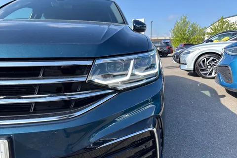 CX21TYA Volkswagen Tiguan 2.0 TDI R-Line 5dr DSG ⭐1 Year VW Warranty⭐ Thumbnail #32