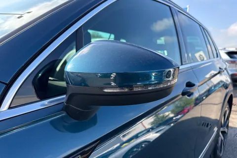 CX21TYA Volkswagen Tiguan 2.0 TDI R-Line 5dr DSG ⭐1 Year VW Warranty⭐ Thumbnail #33