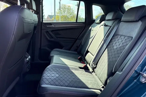 CX21TYA Volkswagen Tiguan 2.0 TDI R-Line 5dr DSG ⭐1 Year VW Warranty⭐ Thumbnail #35