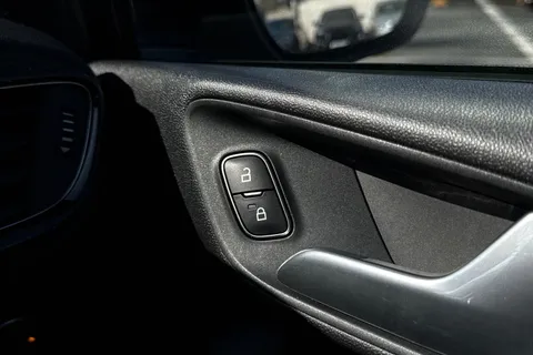 BN69PGE Ford Fiesta 1.1 Ti-VCT Zetec Euro 6 (s/s) 5dr Thumbnail #40